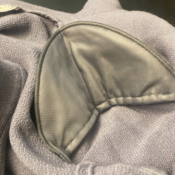 St. John Collection Knit Crop Jacket, Size 4 Color Light Purplish Blue - Picture 8 of 9